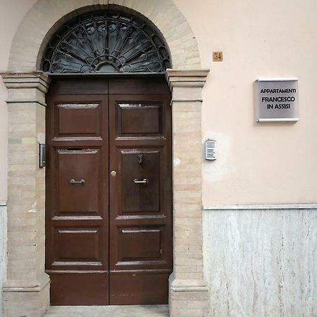 Appartamenti Francesco In Ассизи Экстерьер фото